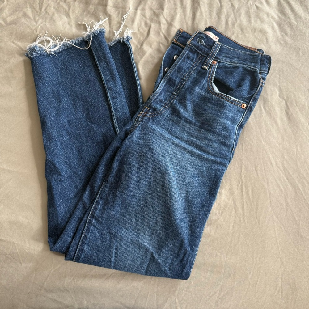 Levi’s ribcage straight dark wash jeans